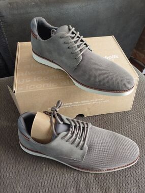 Dr. Scholl's Grey Knit Lace-Up Oxfords